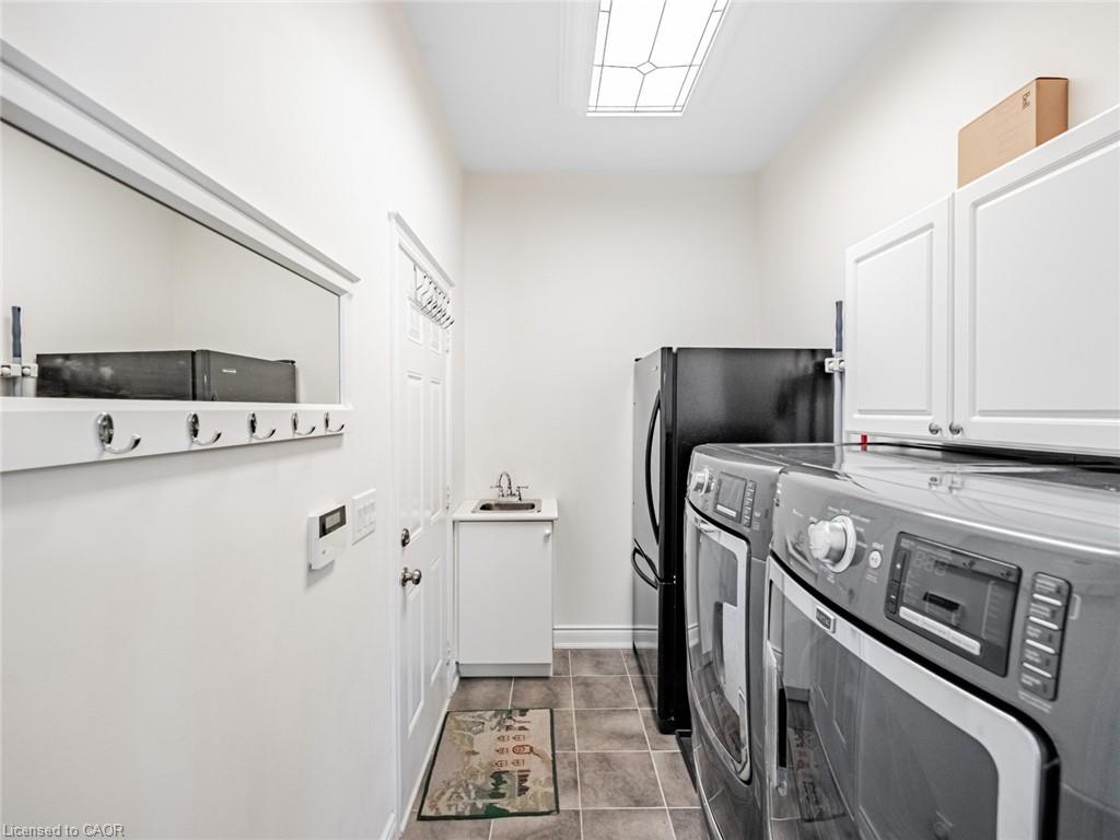 130 Innville Crescent Property Photo 10
