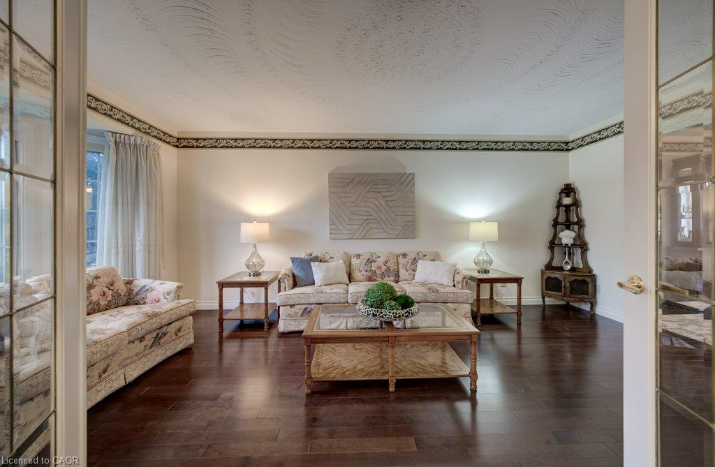 449 Knightsbridge Court Property Photo 14