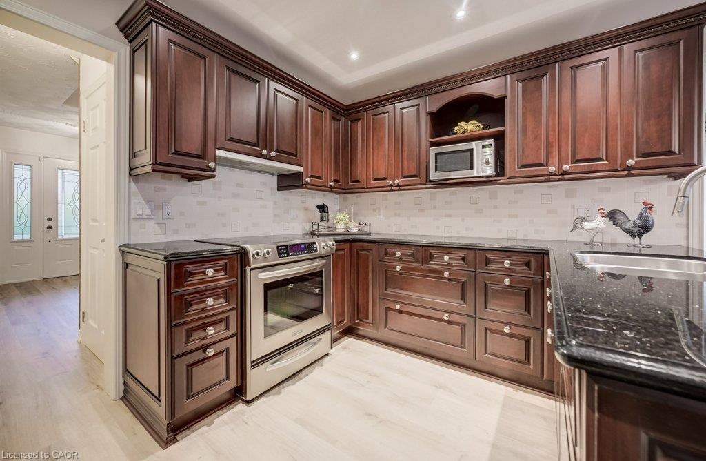 449 Knightsbridge Court Property Photo 17