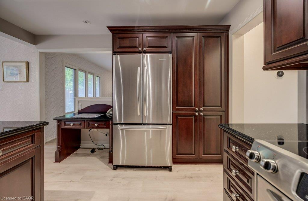 449 Knightsbridge Court Property Photo 18