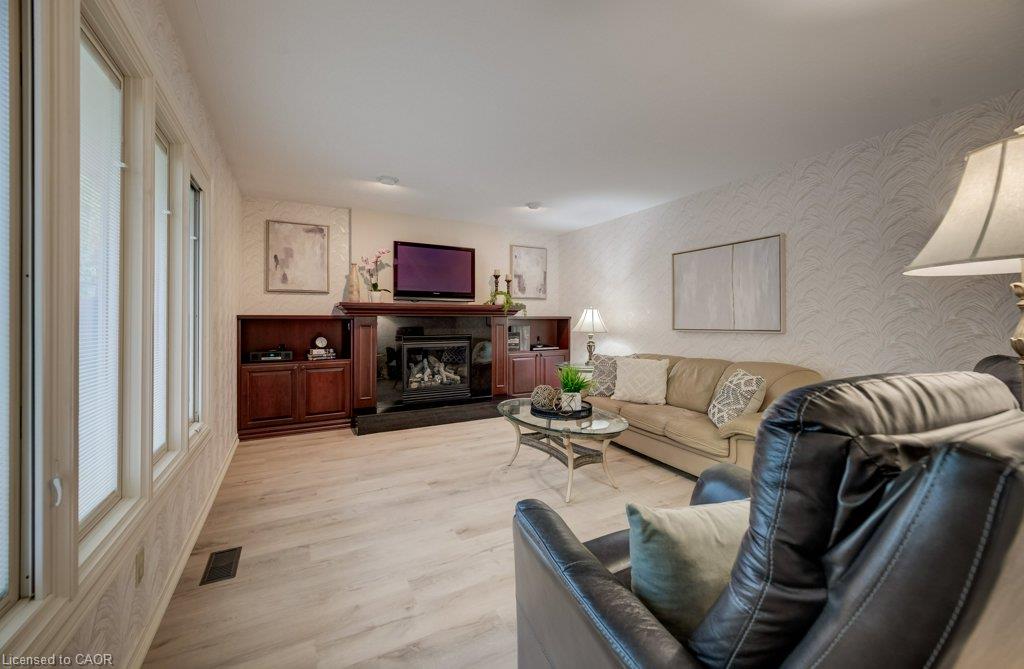 449 Knightsbridge Court Property Photo 19