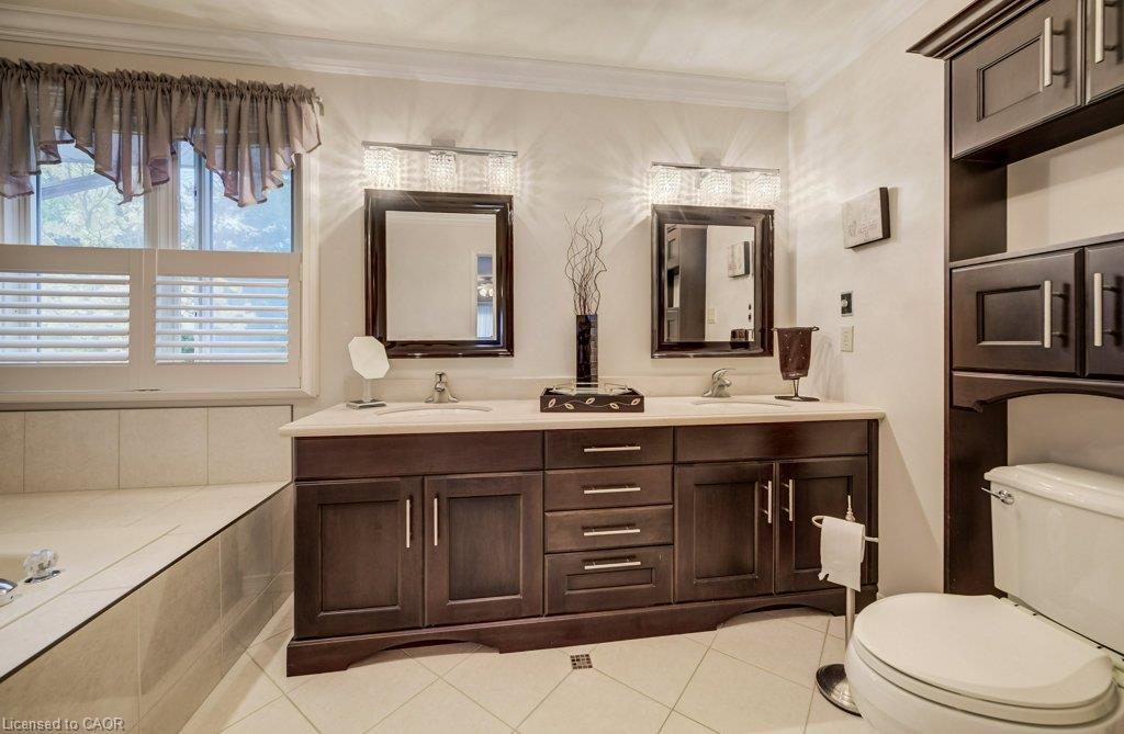 449 Knightsbridge Court Property Photo 27