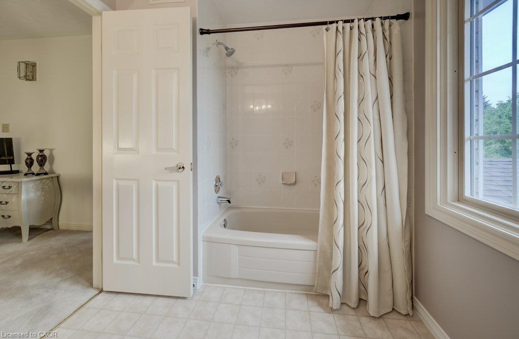 449 Knightsbridge Court Property Photo 35
