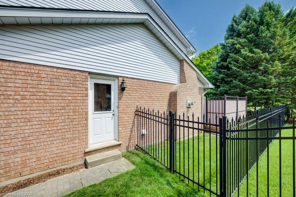449 Knightsbridge Court Property Photo 41