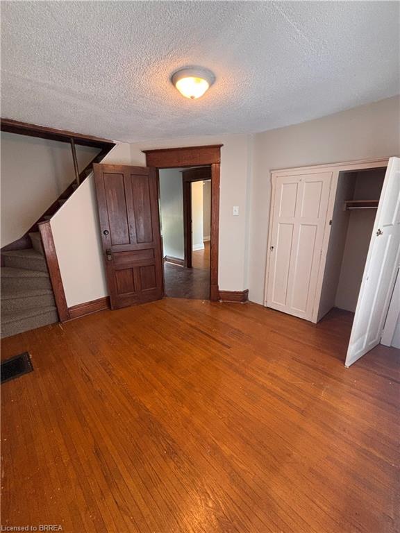 47 Grey Street Property Photo 4