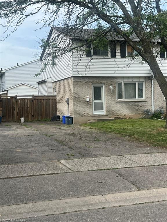35 Debby Crescent Property Photo 2