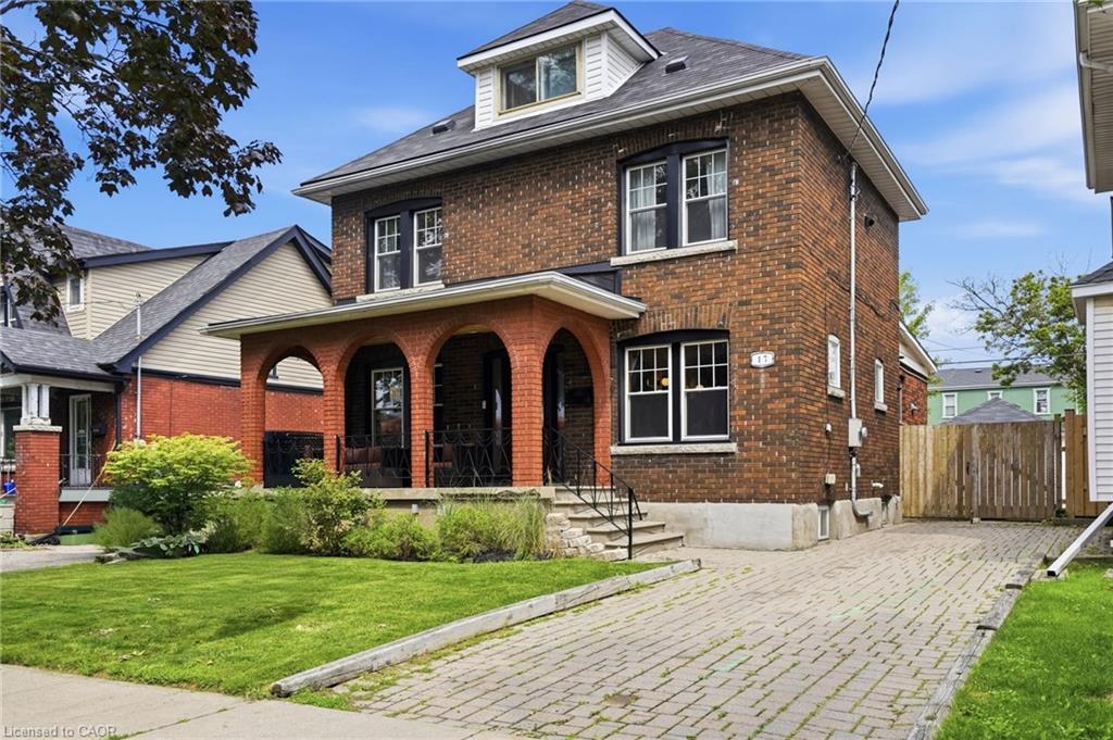 17 Tuxedo Avenue S Property Photo 2