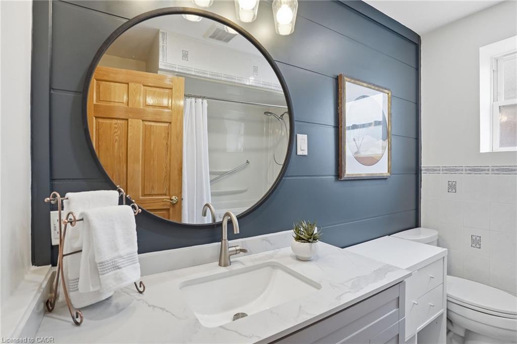 17 Tuxedo Avenue S Property Photo 22