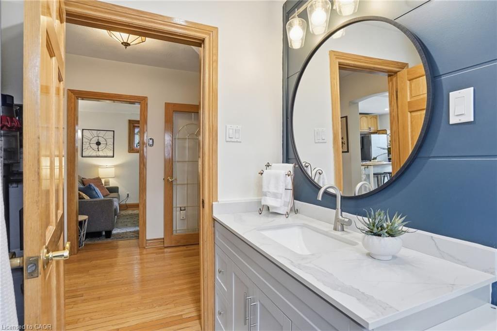 17 Tuxedo Avenue S Property Photo 24