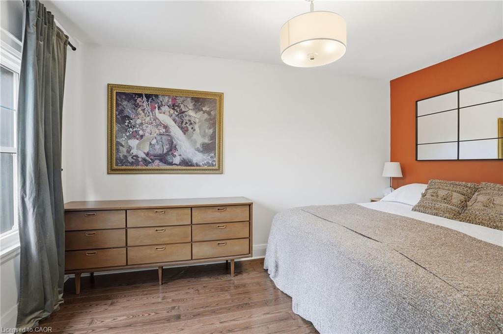 17 Tuxedo Avenue S Property Photo 34