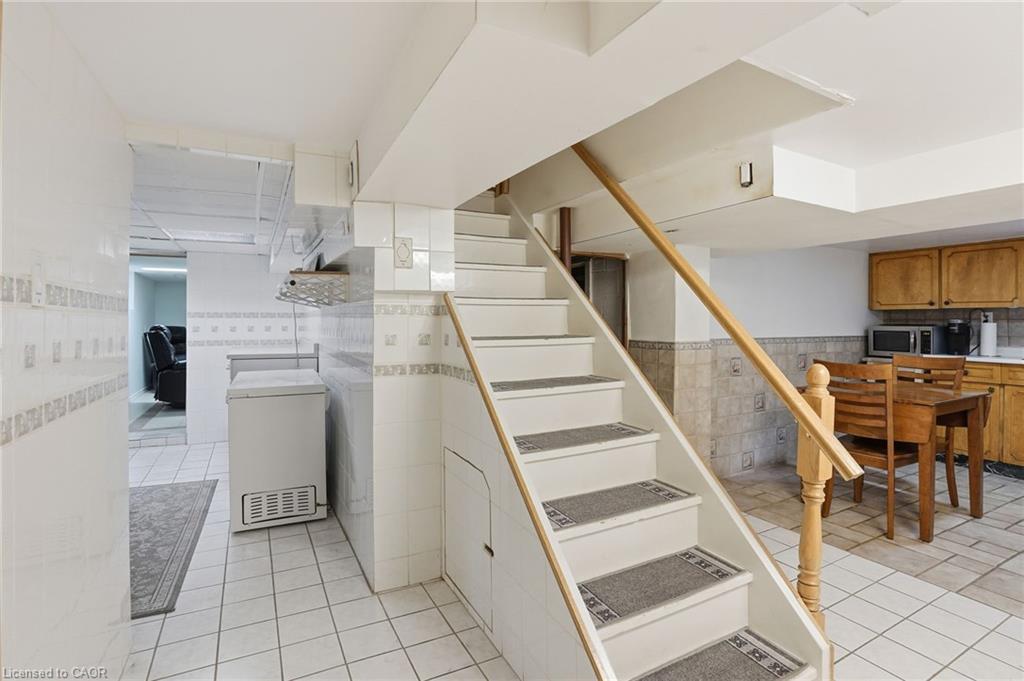 17 Tuxedo Avenue S Property Photo 39