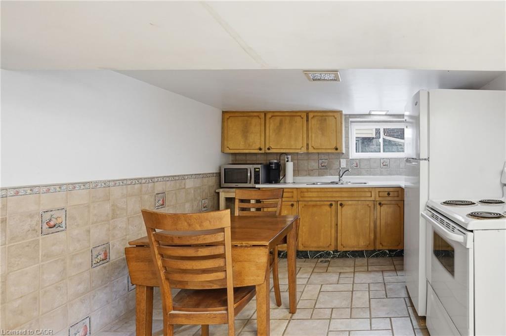17 Tuxedo Avenue S Property Photo 40