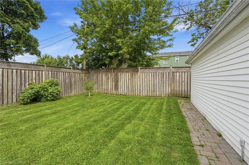 17 Tuxedo Avenue S Property Photo 49