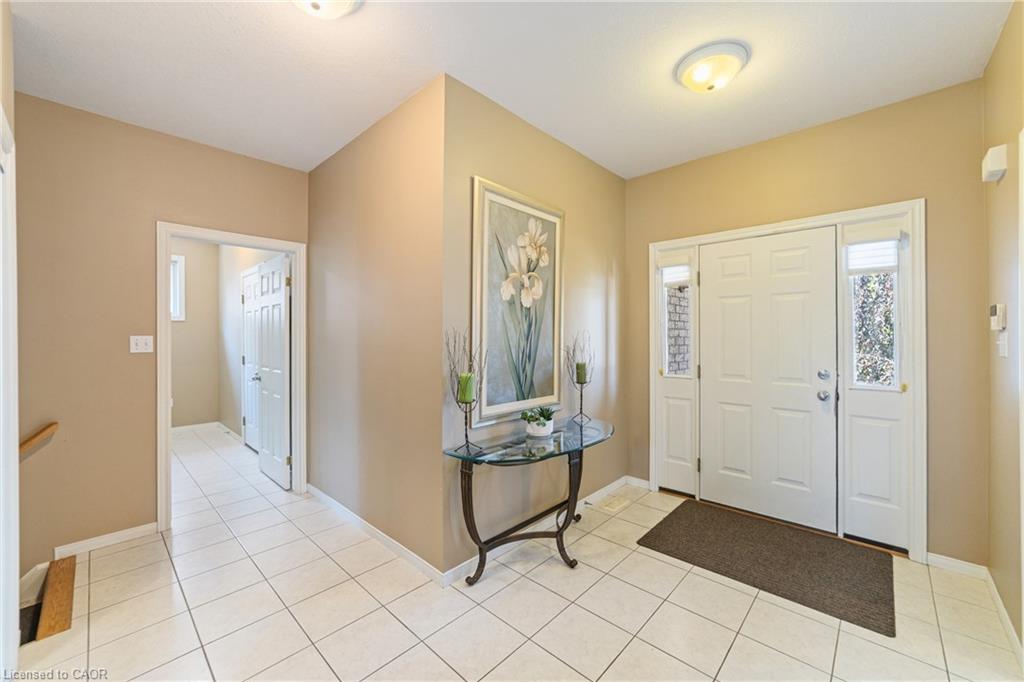 96 Second Road W Property Photo 5