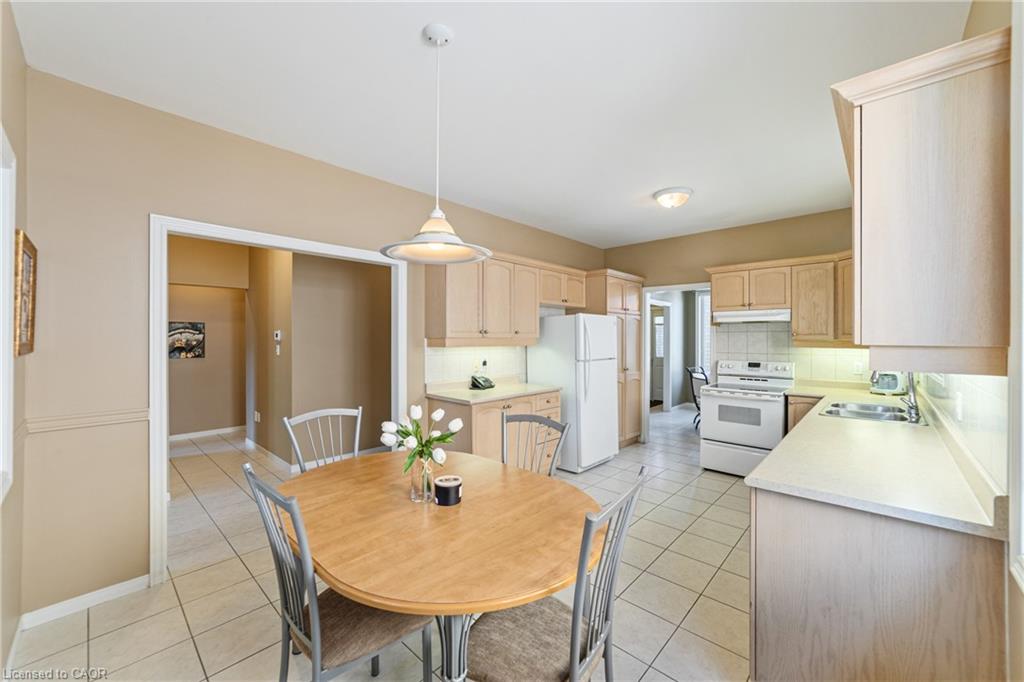 96 Second Road W Property Photo 10
