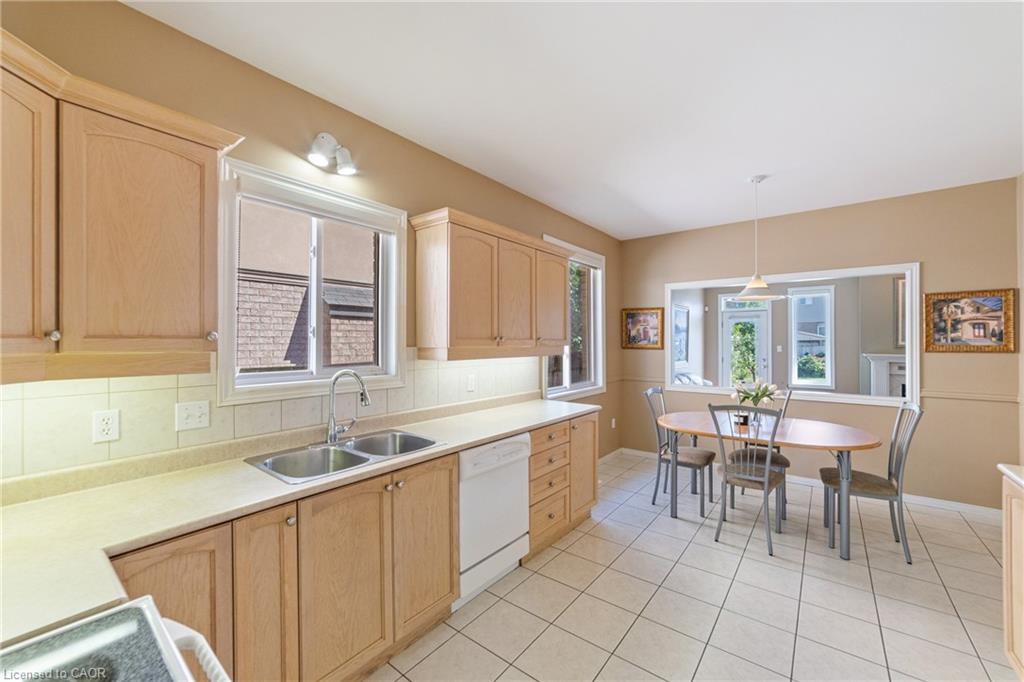 96 Second Road W Property Photo 12