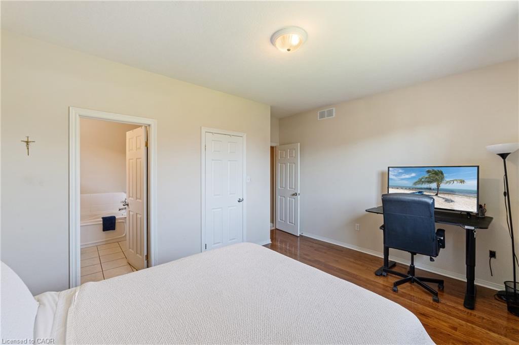 96 Second Road W Property Photo 17