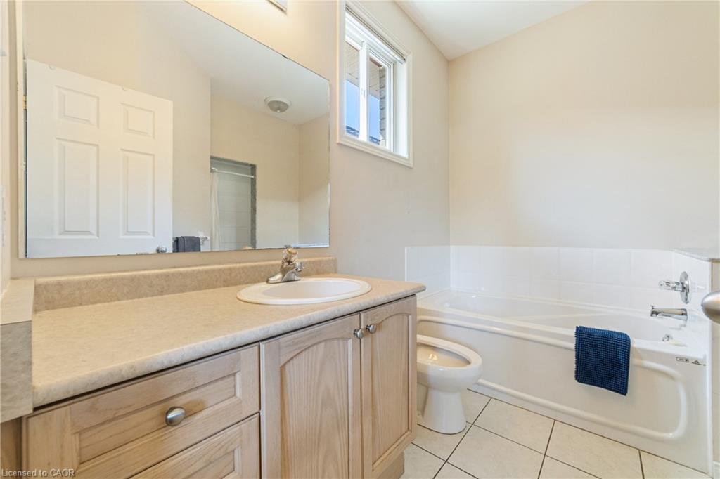 96 Second Road W Property Photo 18