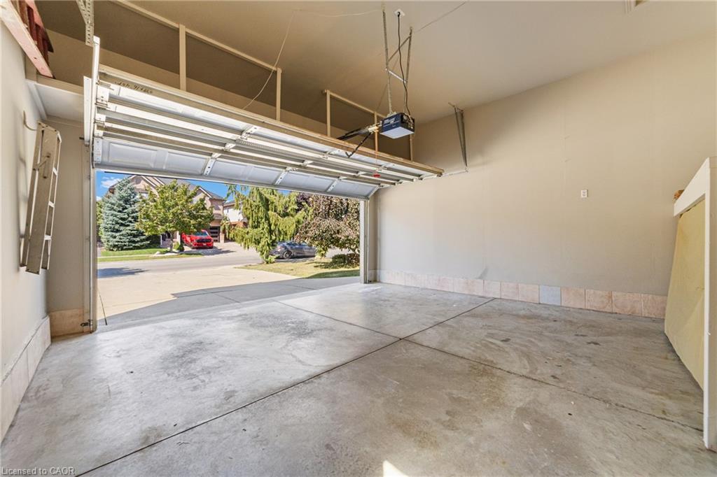 96 Second Road W Property Photo 21