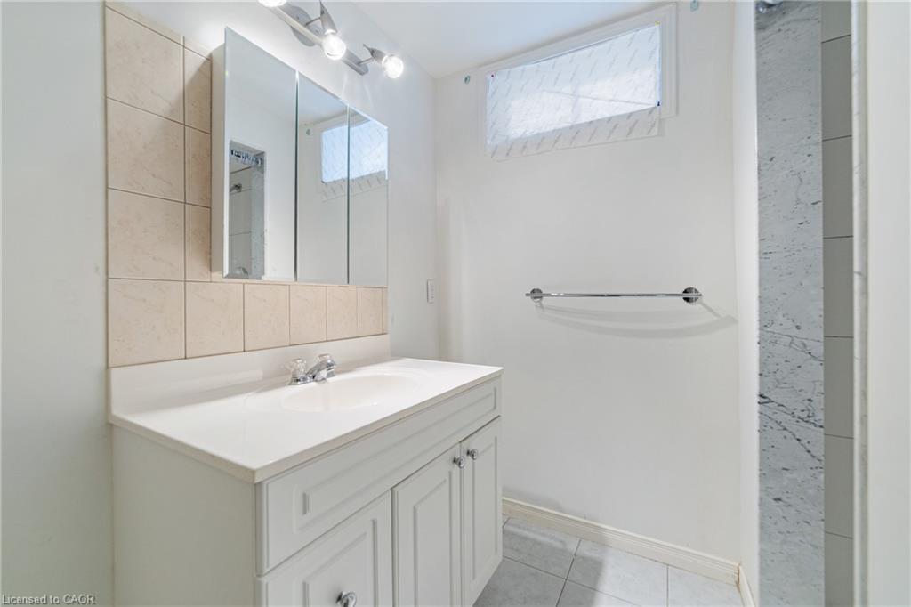 96 Second Road W Property Photo 25
