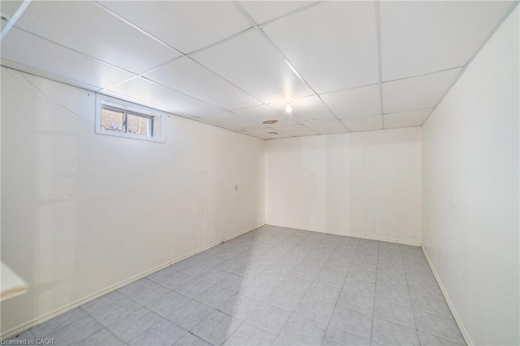 96 Second Road W Property Photo 27