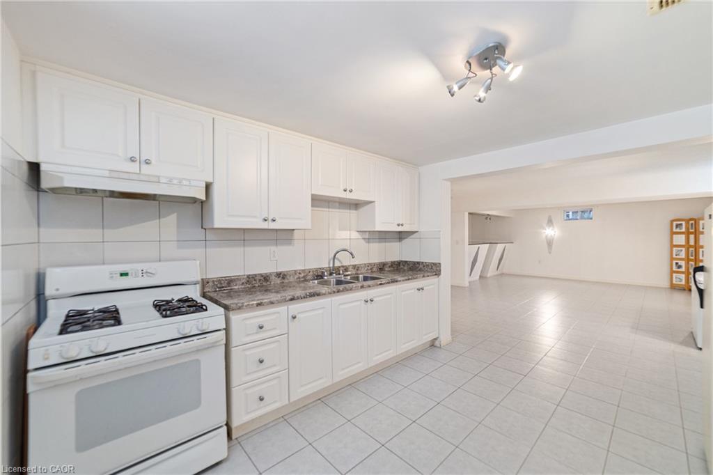 96 Second Road W Property Photo 28