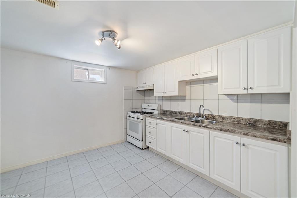 96 Second Road W Property Photo 29