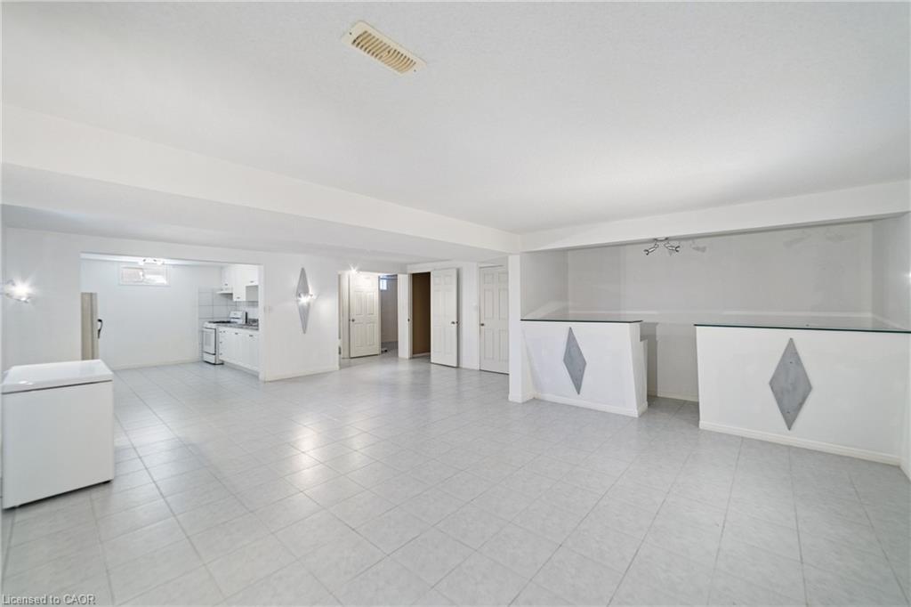 96 Second Road W Property Photo 30