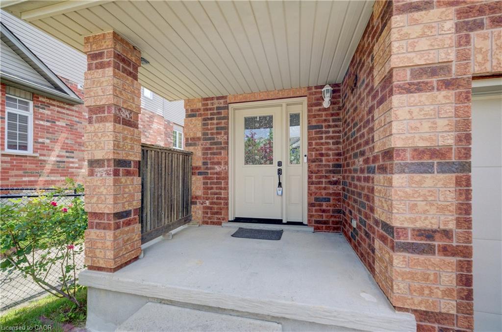 569 Violet Street Property Photo 2