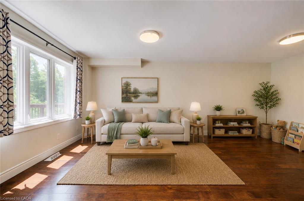 569 Violet Street Property Photo 7