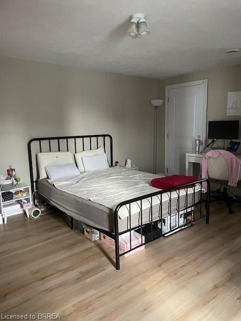 27 Colborne Street S Property Photo 16