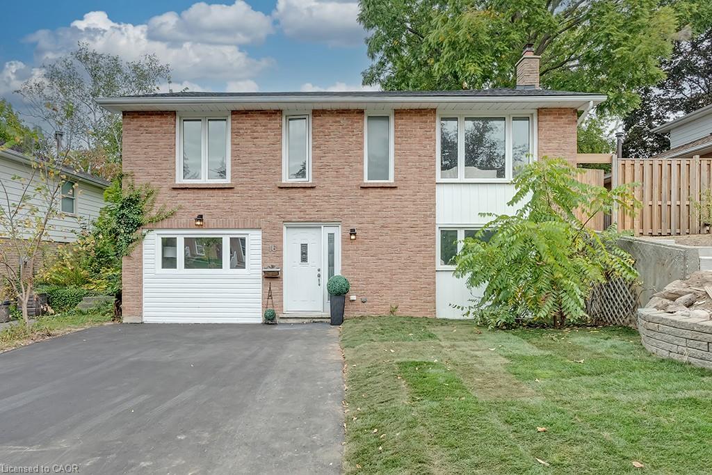 16 Upper Canada Drive Property Photo 1