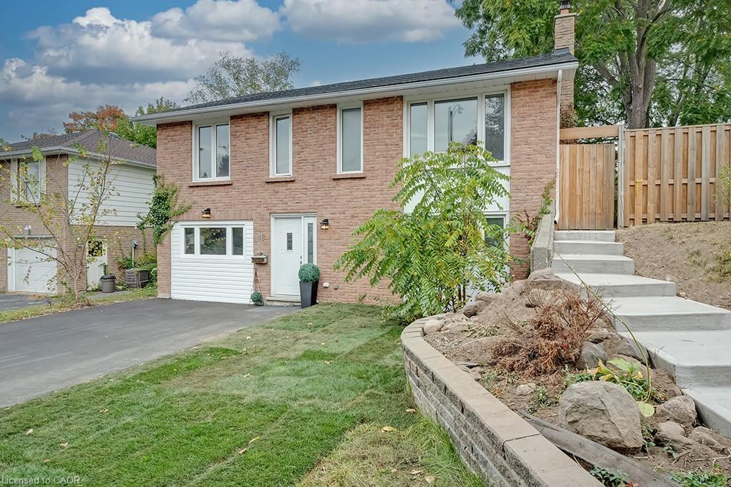 16 Upper Canada Drive Property Photo 2