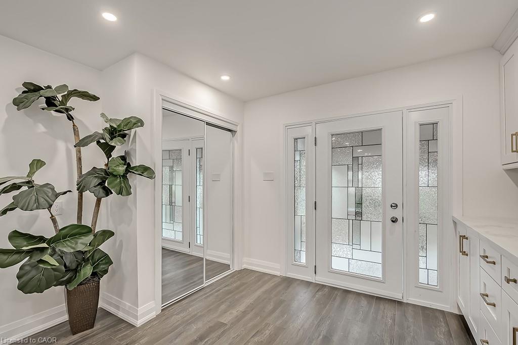 16 Upper Canada Drive Property Photo 7