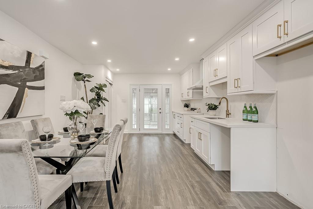 16 Upper Canada Drive Property Photo 11