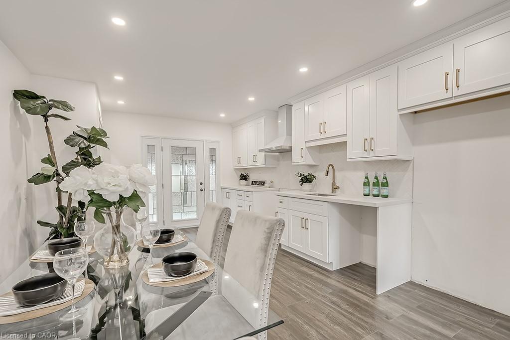 16 Upper Canada Drive Property Photo 12