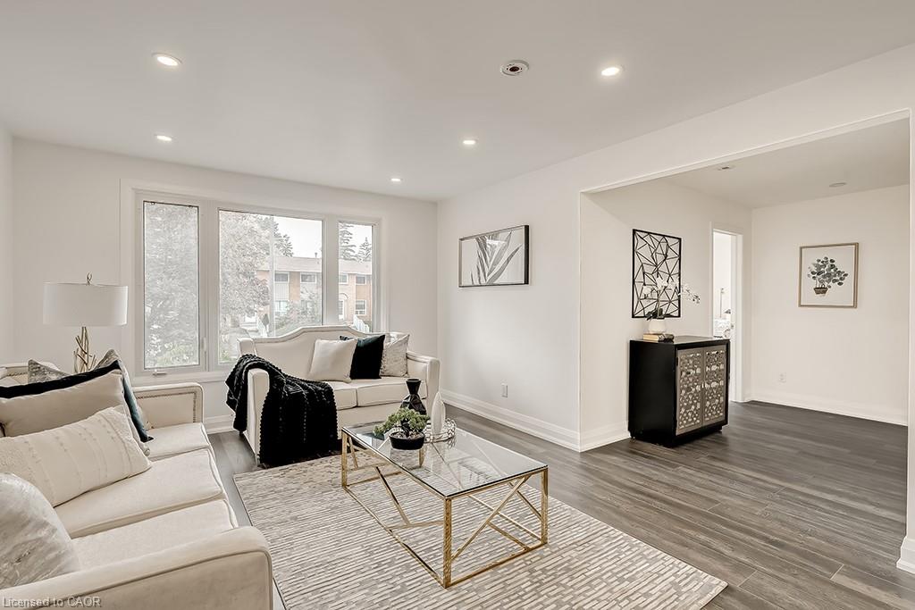 16 Upper Canada Drive Property Photo 14