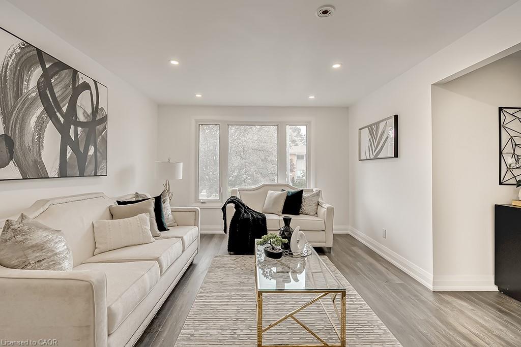 16 Upper Canada Drive Property Photo 15