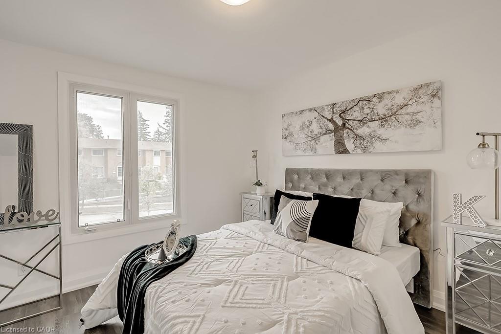 16 Upper Canada Drive Property Photo 27