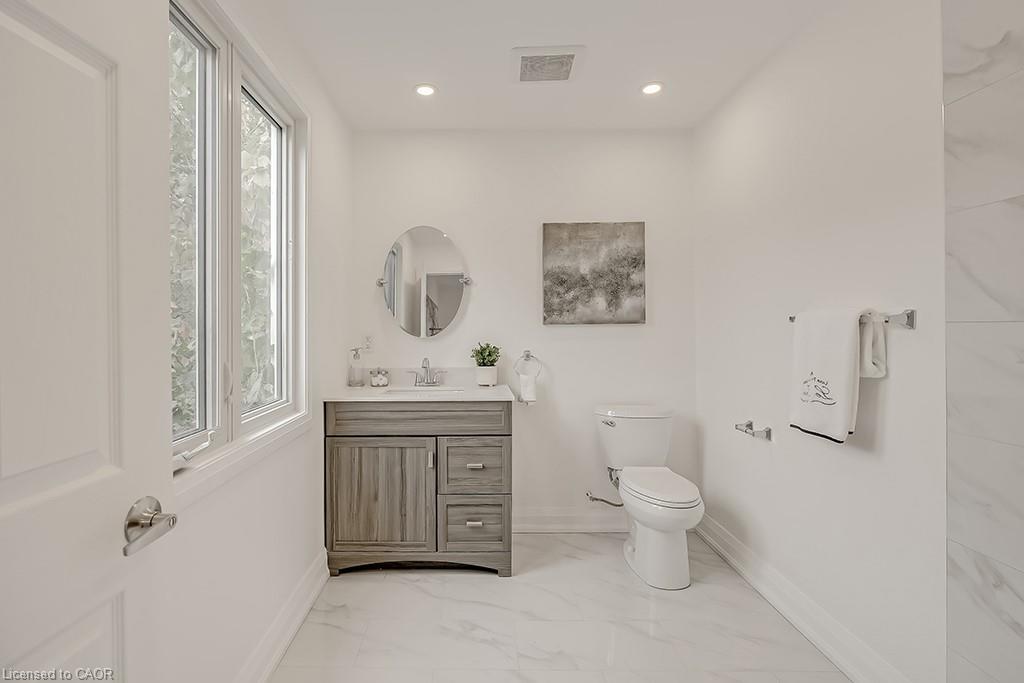 16 Upper Canada Drive Property Photo 28