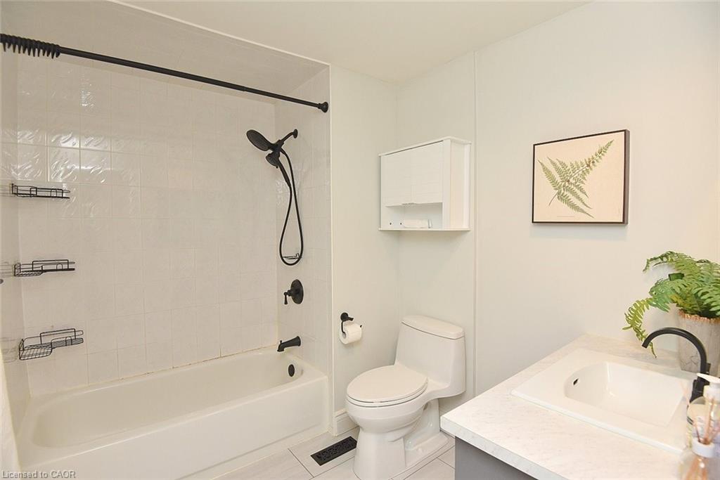 4-299 Limeridge Road Property Photo 22