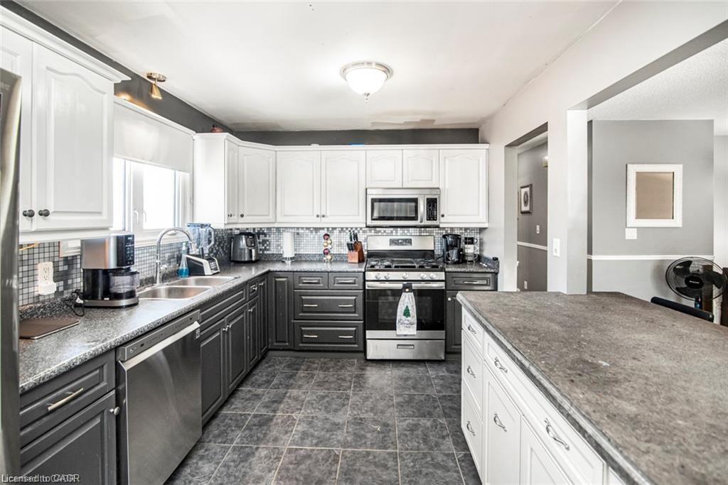 171 Kneider Avenue Property Photo 3