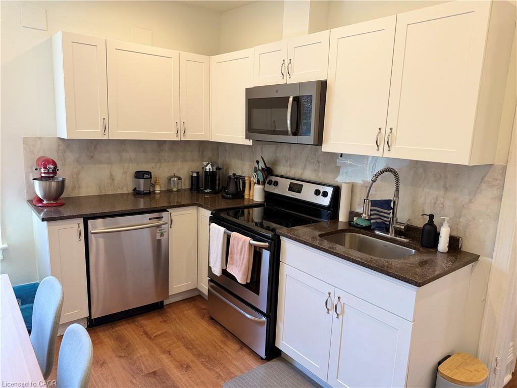 207 Charlton Avenue W Property Photo 1