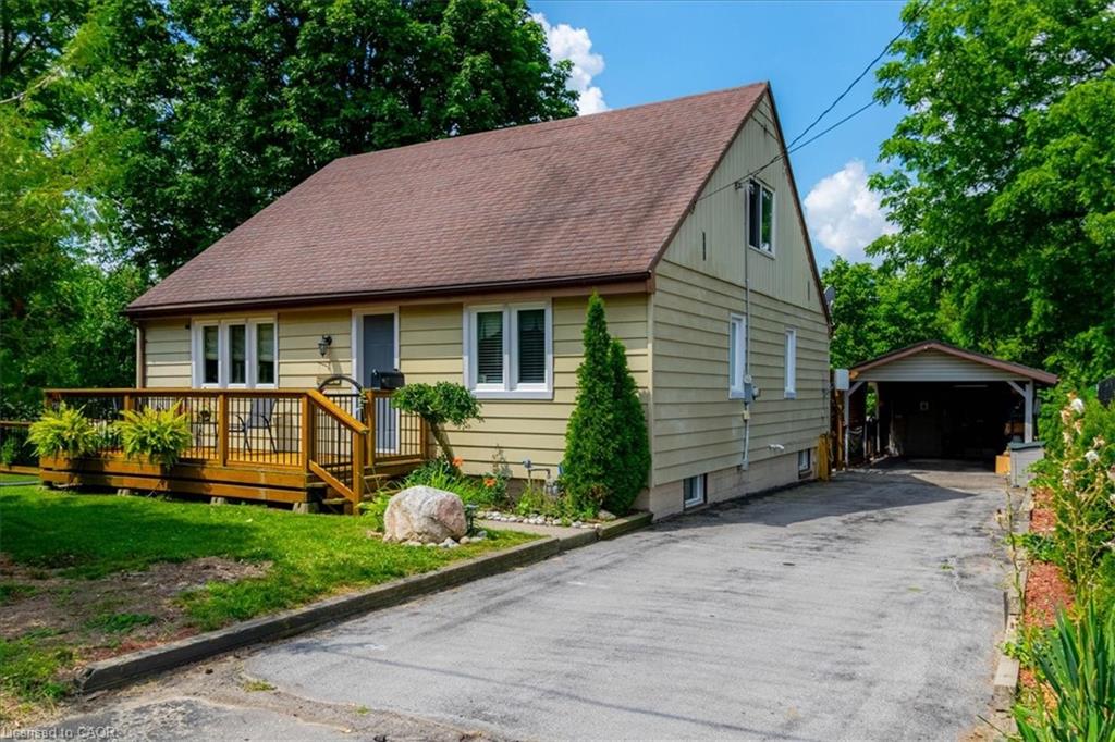 554 Bank Street N Property Photo 1