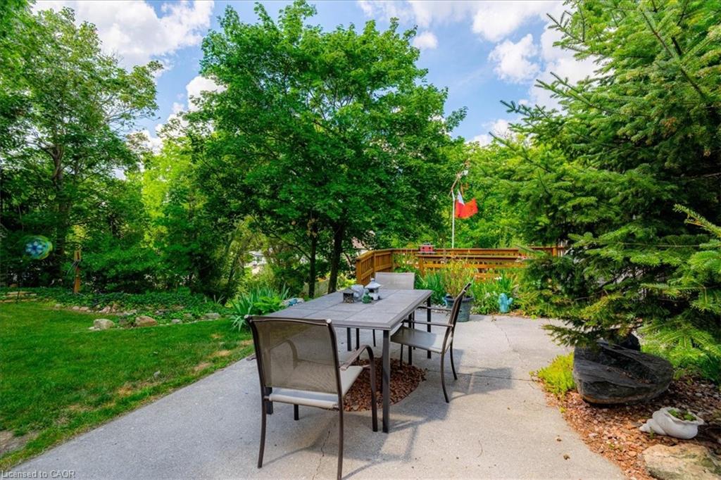 554 Bank Street N Property Photo 6
