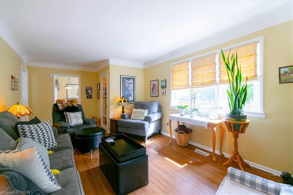 554 Bank Street N Property Photo 19