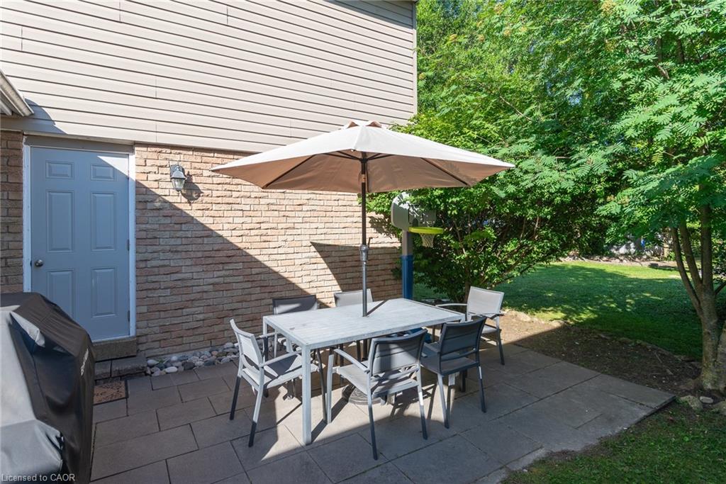 162 Parkside Drive E Property Photo 7