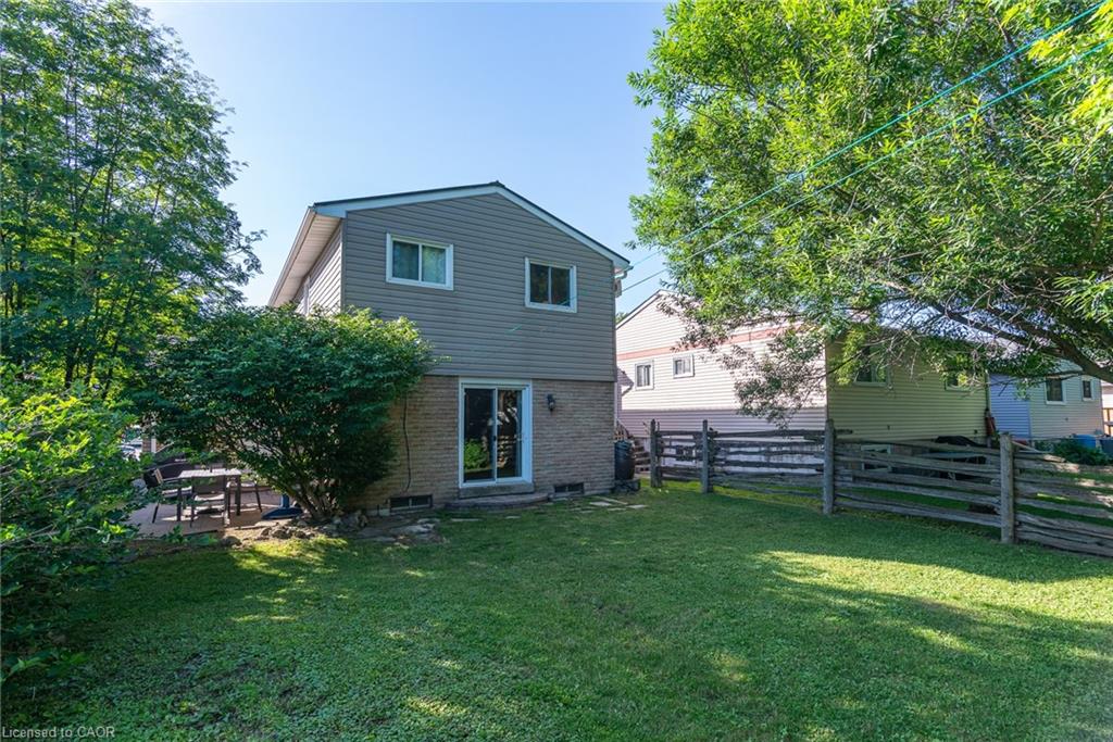 162 Parkside Drive E Property Photo 11