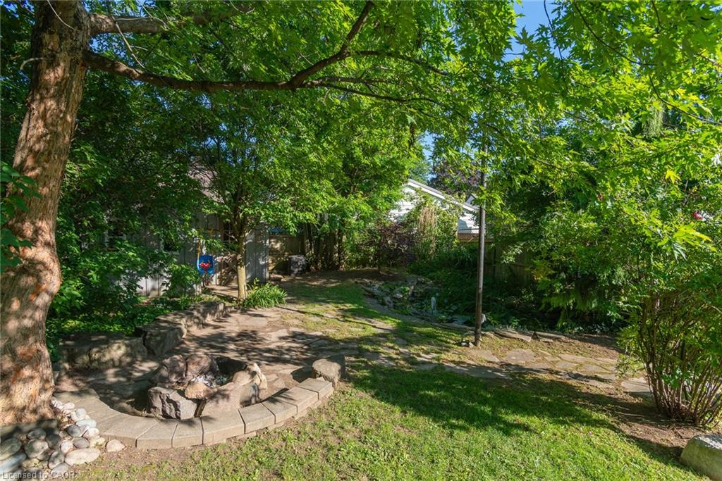 162 Parkside Drive E Property Photo 12
