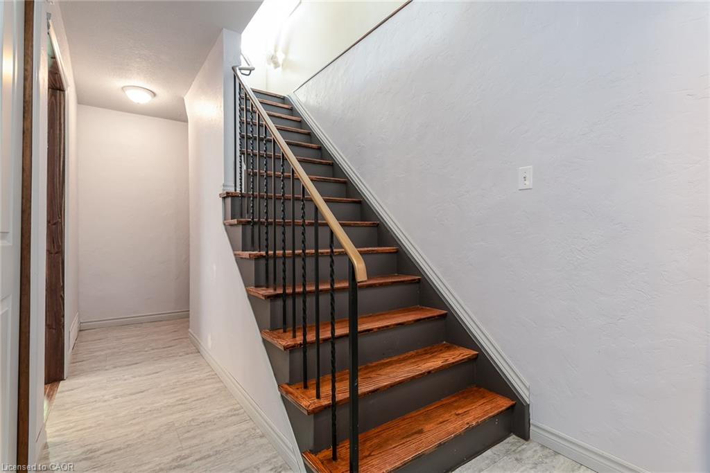162 Parkside Drive E Property Photo 22